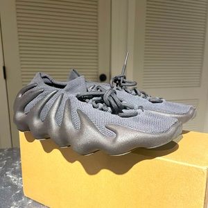 Utility Black 450 Yeezy with box